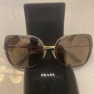 Prada sunglasses like new condition